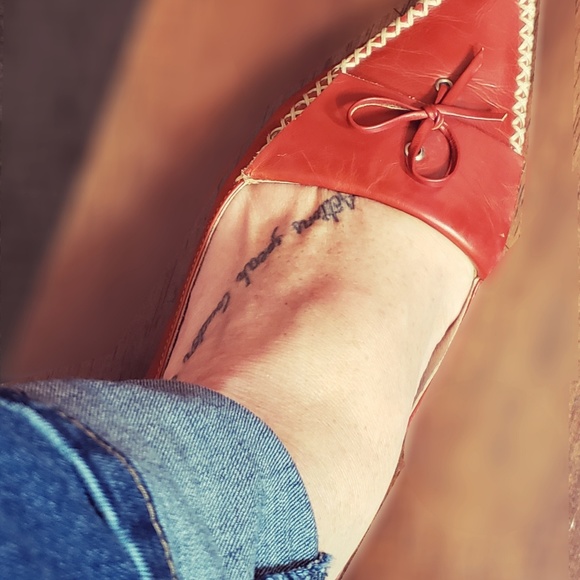 Stylish Red Leather Flat Loafer Shoes, Size 7.5! - Picture 6 of 8